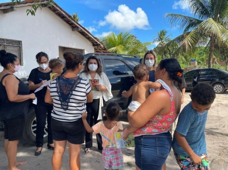 MPF e MPPB realizam reunião com mães de 20 crianças vacinadas com doses de adultos em Lucena, na Paraíba